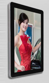 Установленный стеной киоск Signage HD LCD цифров, рекламируя машину